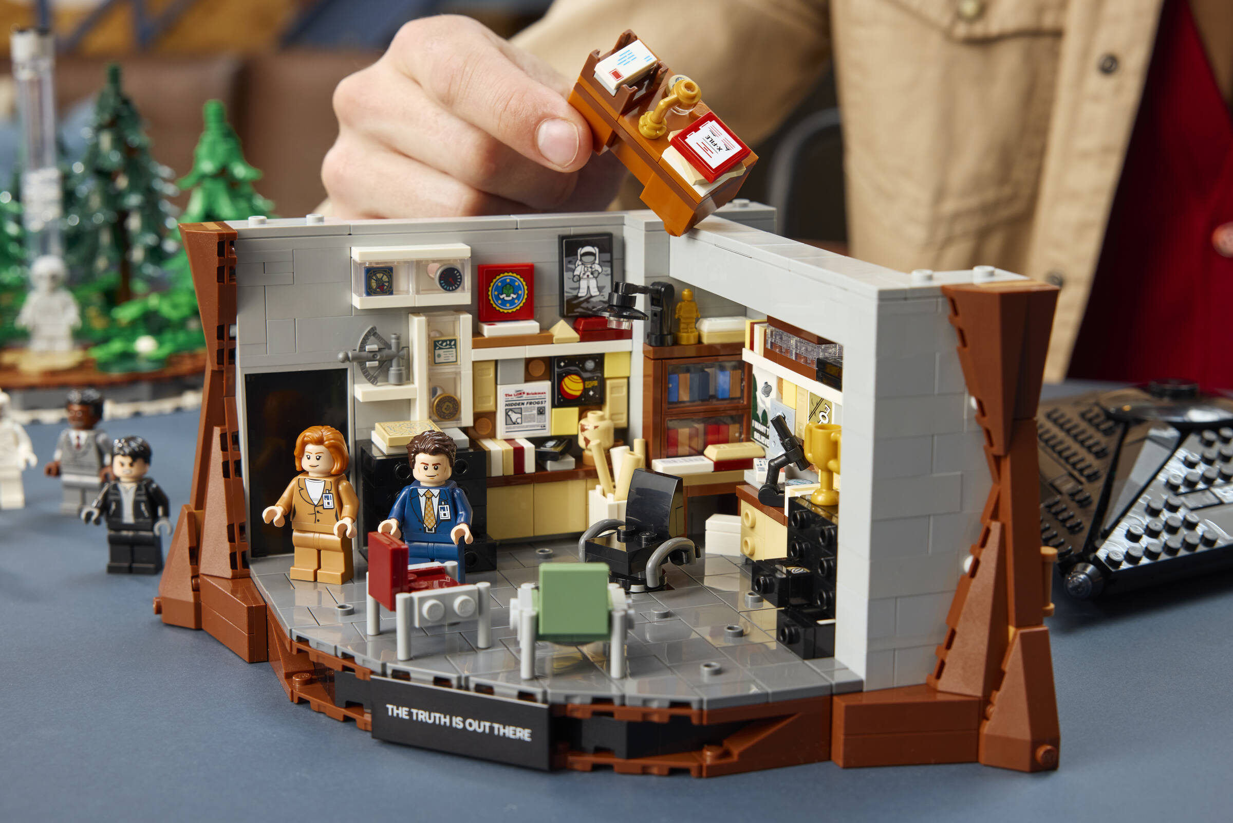 The X-Files 21369 | Ideas | Buy online at the Official LEGO® Shop US