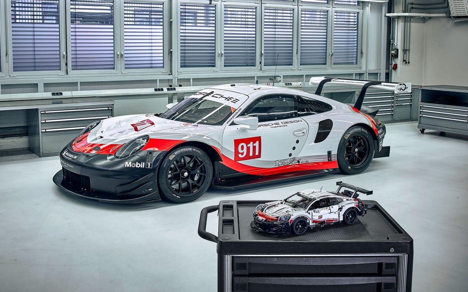 Porsche 911 RSR | Technic | Car Toys | Official LEGO® Shop