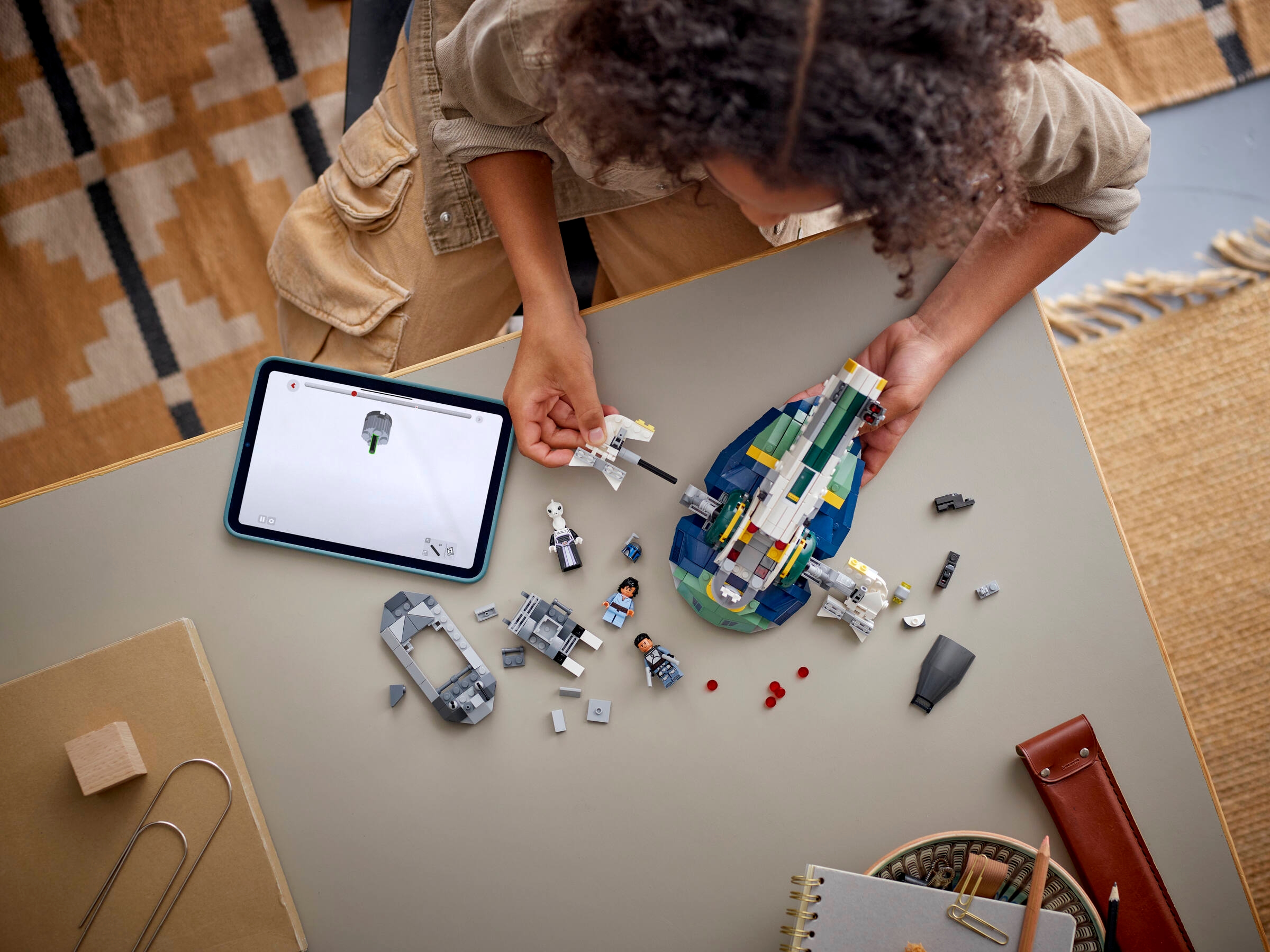 ジャンゴ・フェットの宇宙船 75433 | スター・ウォーズ™ |レゴ®ストア