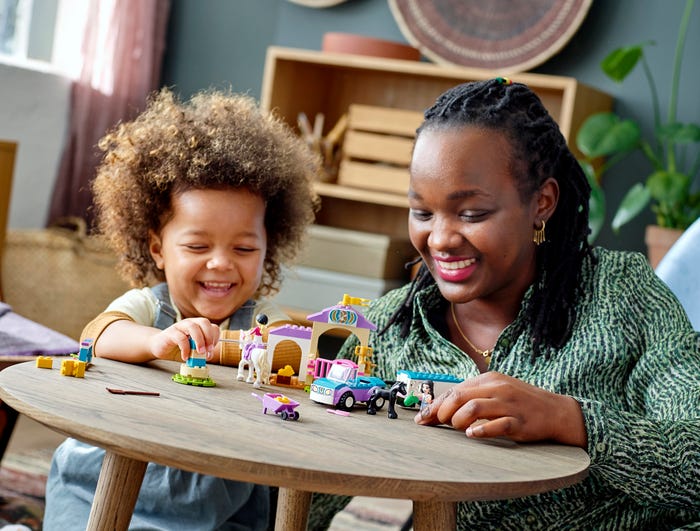 LEGO® Friends — Treinamento de Cavalos e Trailer