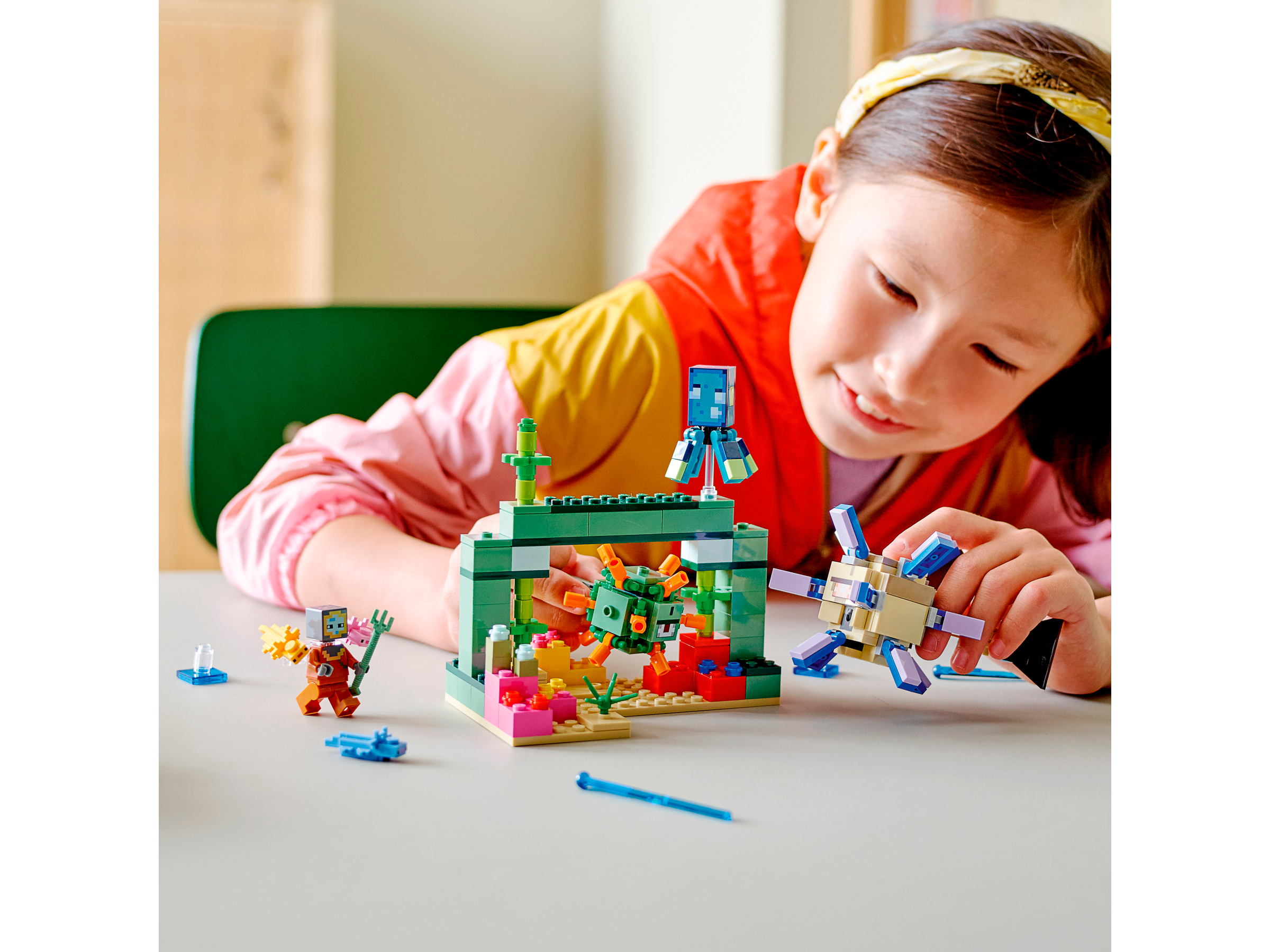 The Guardian Battle 21180 | Minecraft® | Buy online at the