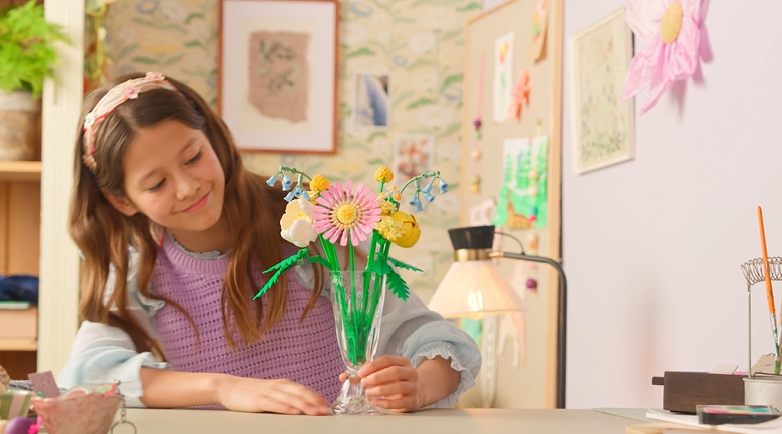 Petite Sunny Bouquet - Image 11