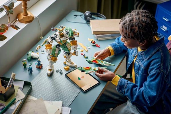 LEGO 71860 15e anniversaire : le robot Titan de Lloyd — visuel 8 sur 8
