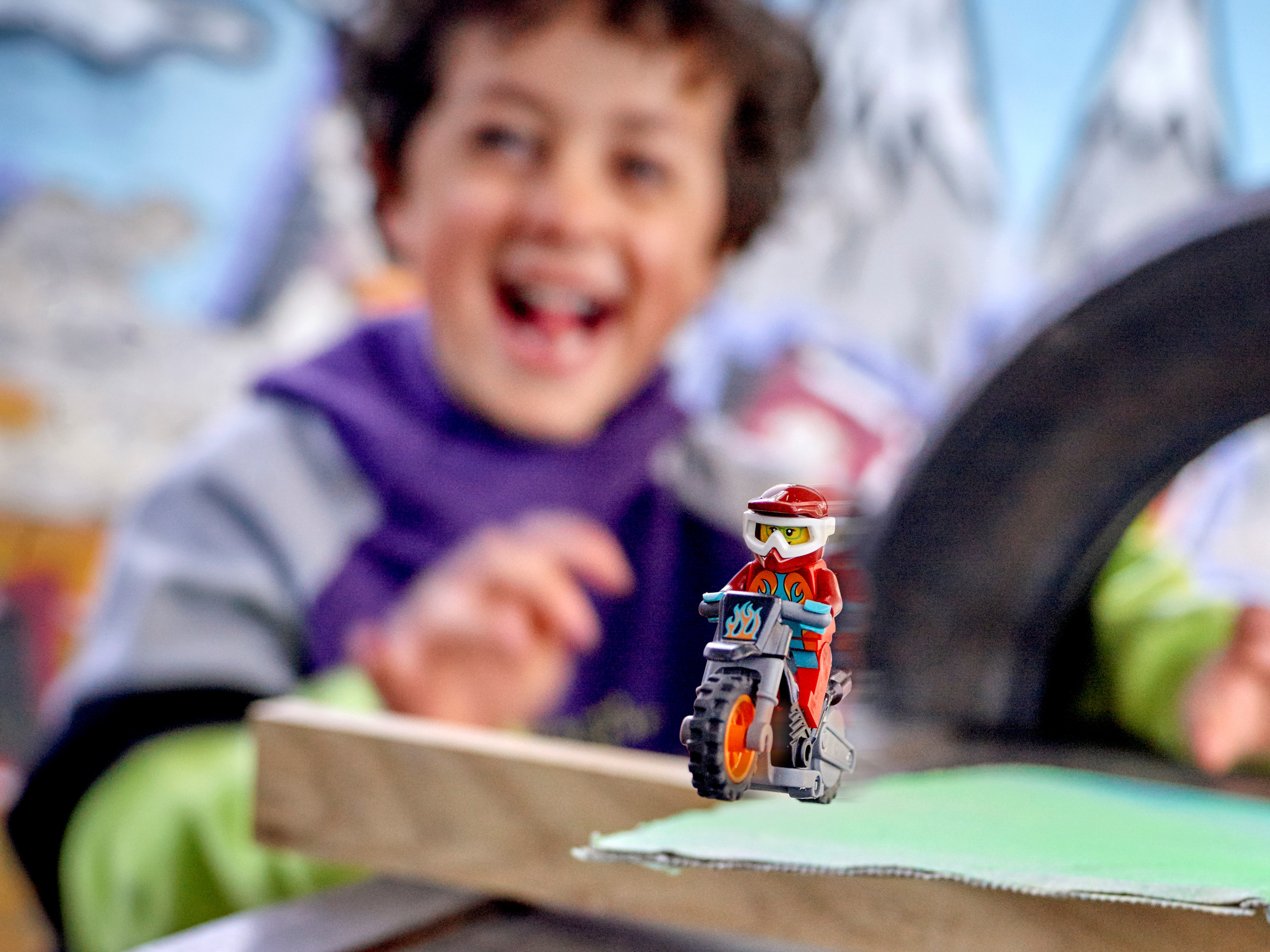 Fire Stunt Bike 60311 | City | Buy online at the Official LEGO