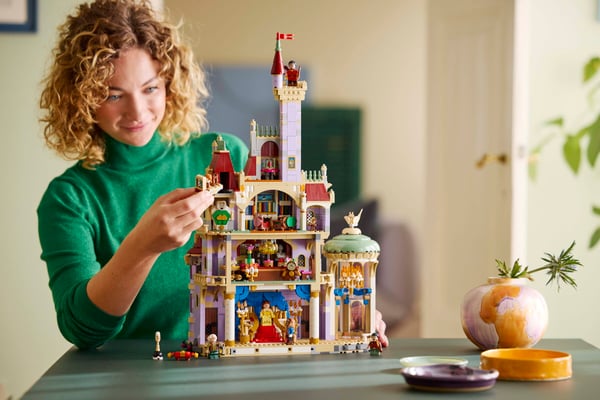LEGO 43263 Le château de La Belle et la Bête — visuel 7 sur 8