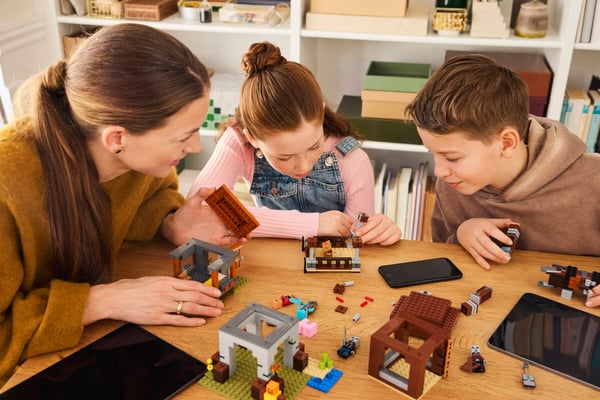 LEGO 21278 L’avant-poste de pillards et le ravageur — visuel 8 sur 8
