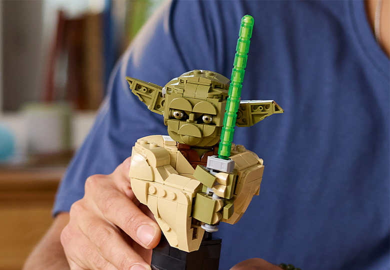 Yoda™ Bust 75438 | Star Wars™ | Buy online at the Official LEGO