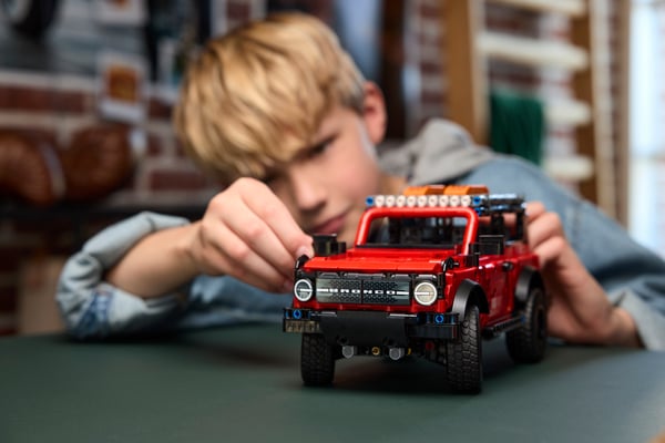 LEGO 42213 SUV Ford Bronco® — visuel 7 sur 8