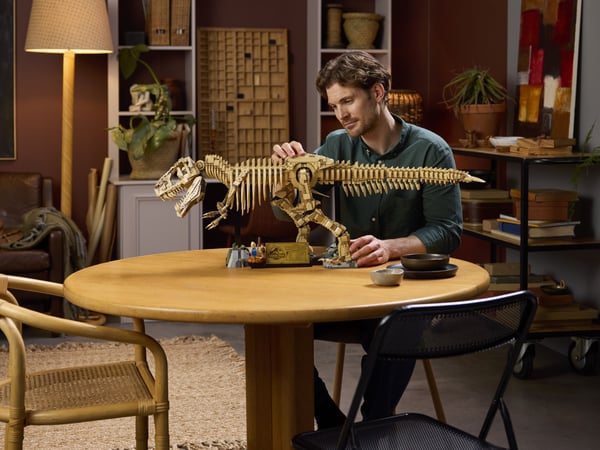 LEGO 76968 Les fossiles de dinosaures : le Tyrannosaurus rex — visuel 8 sur 8