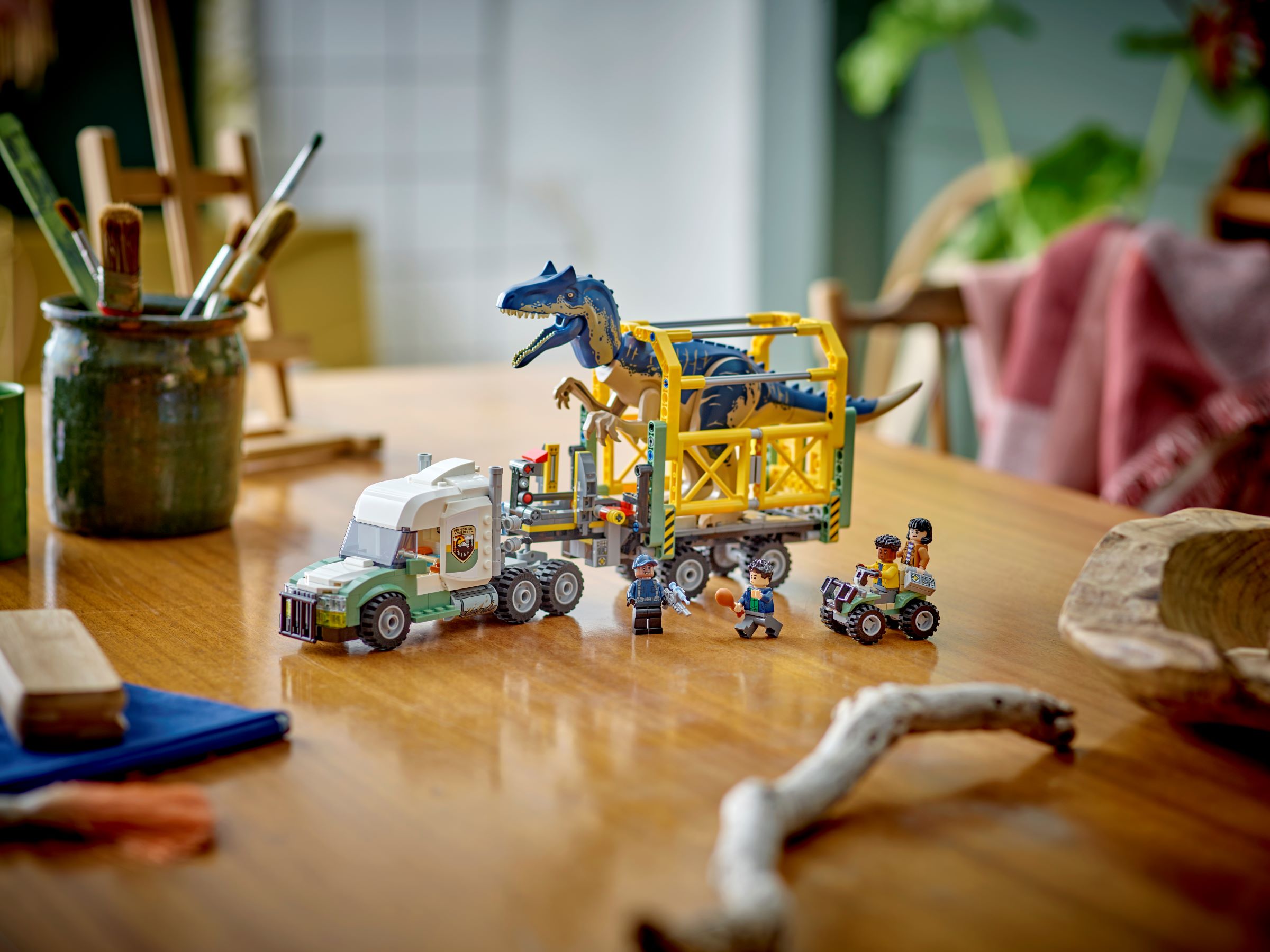 November　iceroker Dinosaur Missions: Allosaurus Transport Truck 76966