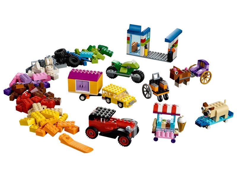  La boîte de briques et de roues LEGO