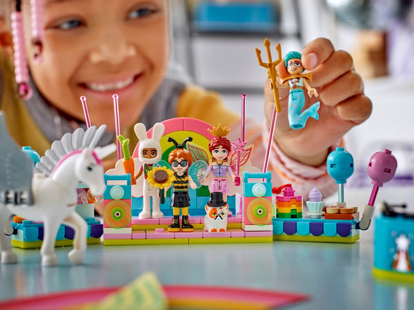 LEGO 42661 Soirée déguisée avec une licorne et une fée — visuel 8 sur 8