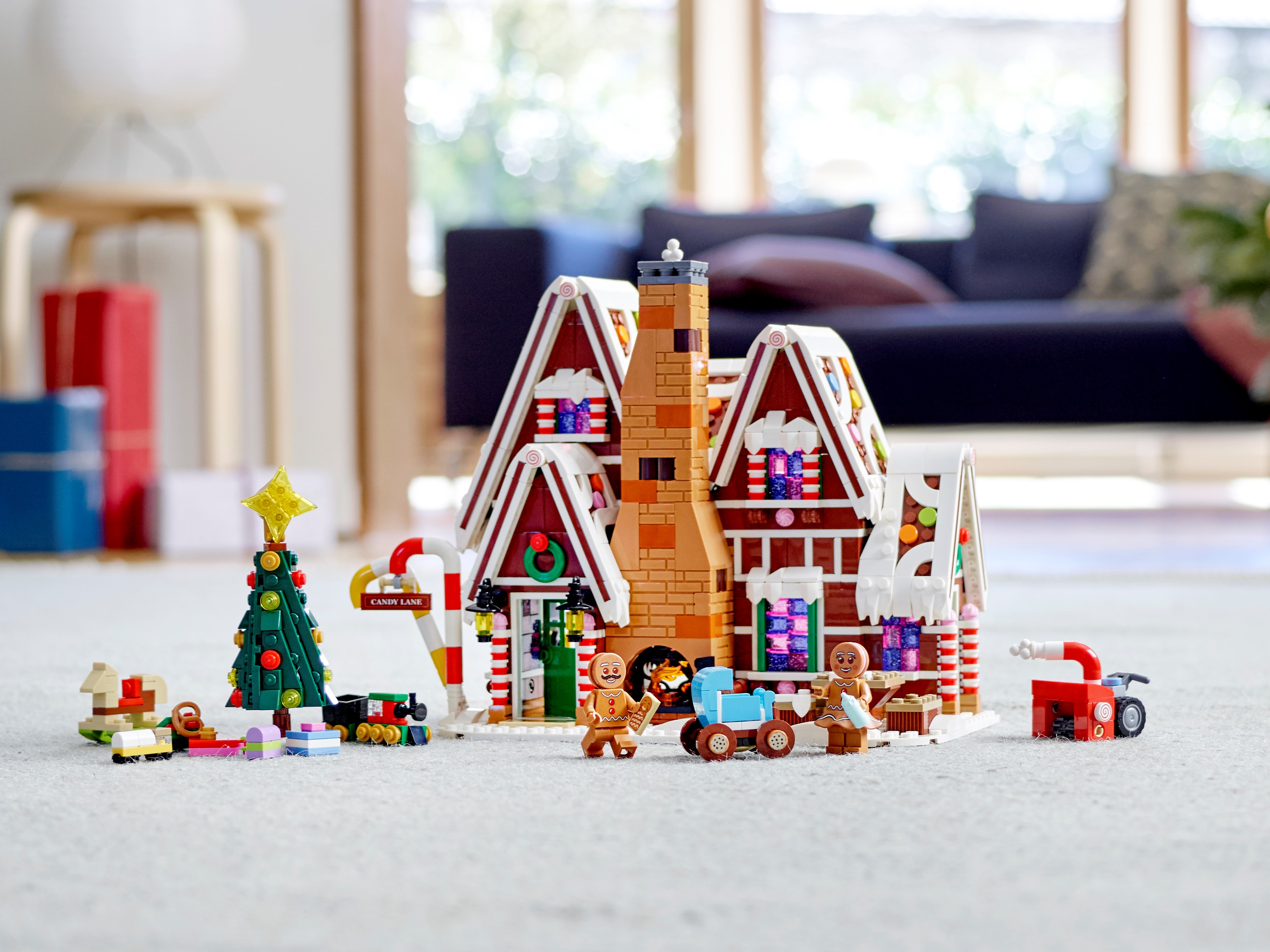 Gingerbread House 10267 Expert | Buy online the LEGO® Shop US