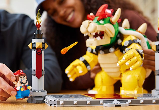 LEGO® Super Mario™ - un LEGO Bowser™ de 4,3 mètres sur le stand de