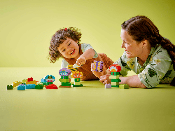 LEGO 10444 Le jardin créatif et les fleurs — visuel 5 sur 8
