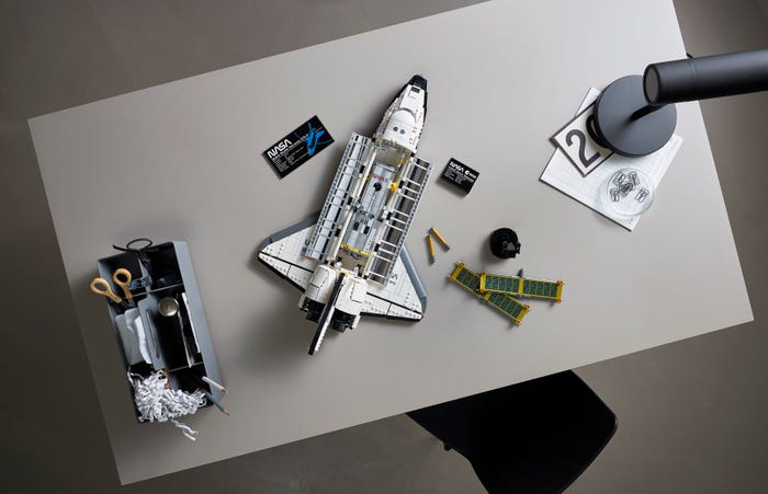 LEGO Creator Expert: NASA Space Shuttle Discovery - Imagine That Toys