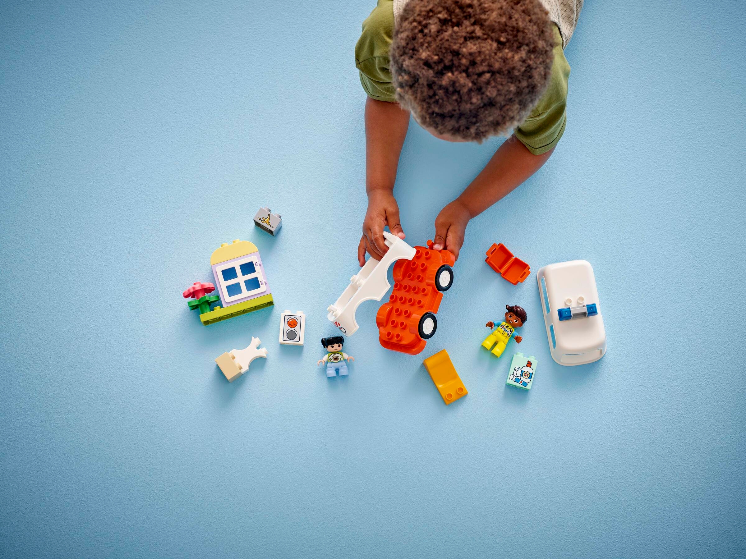 デュプロのまち 出動！きゅうきゅう車 10447 | DUPLO® |レゴ®ストア