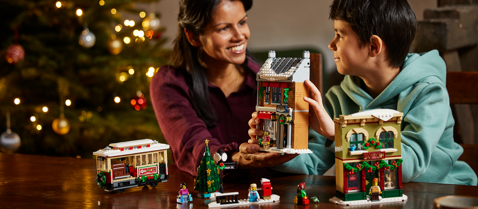 hovedlandet thespian galop How to Decorate your Home for Christmas with LEGO® Bricks | Official LEGO®  Shop US
