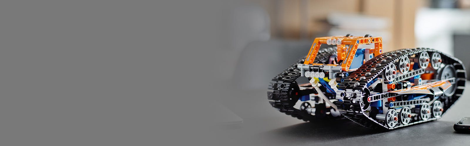 LEGO Technic Le véhicule transformable téléguidé par application 42140 (772  pièces) 