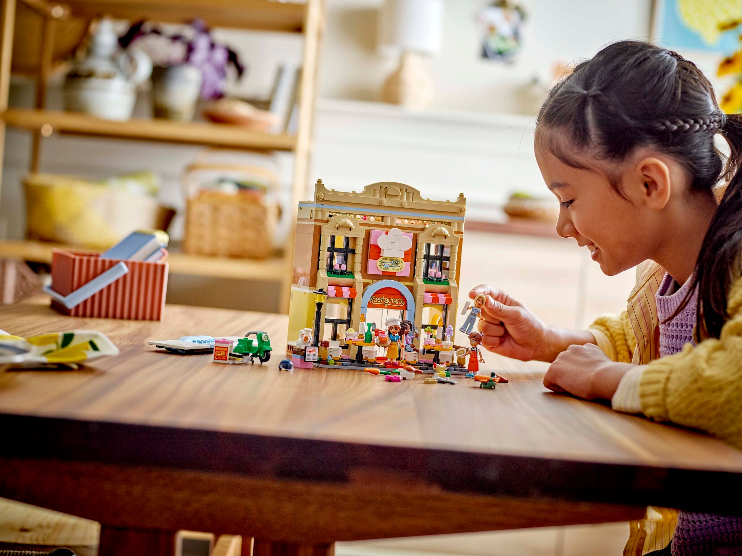 Restaurant and Cooking School 42655 | Friends | Buy online at the