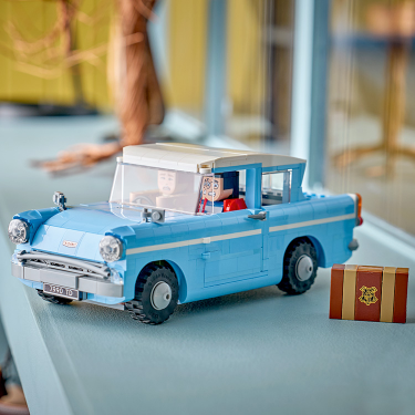 Enchanted Flying Ford Anglia™ 76470 | Harry Potter™ | Buy online