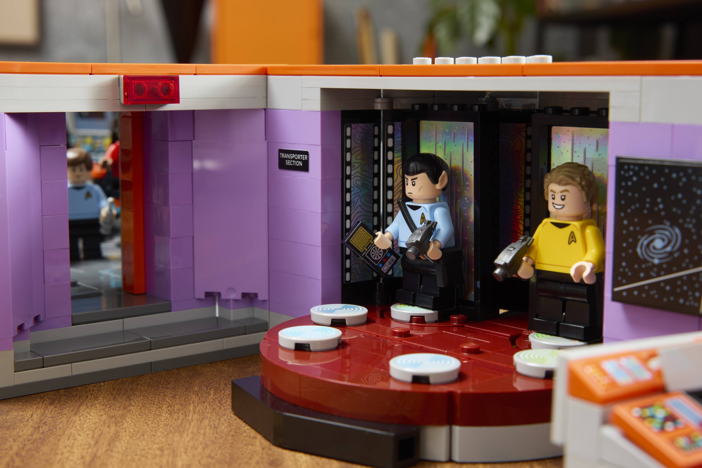 Star Trek: U.S.S. Enterprise NCC-1701™ Bridge 11385 | LEGO® Icons