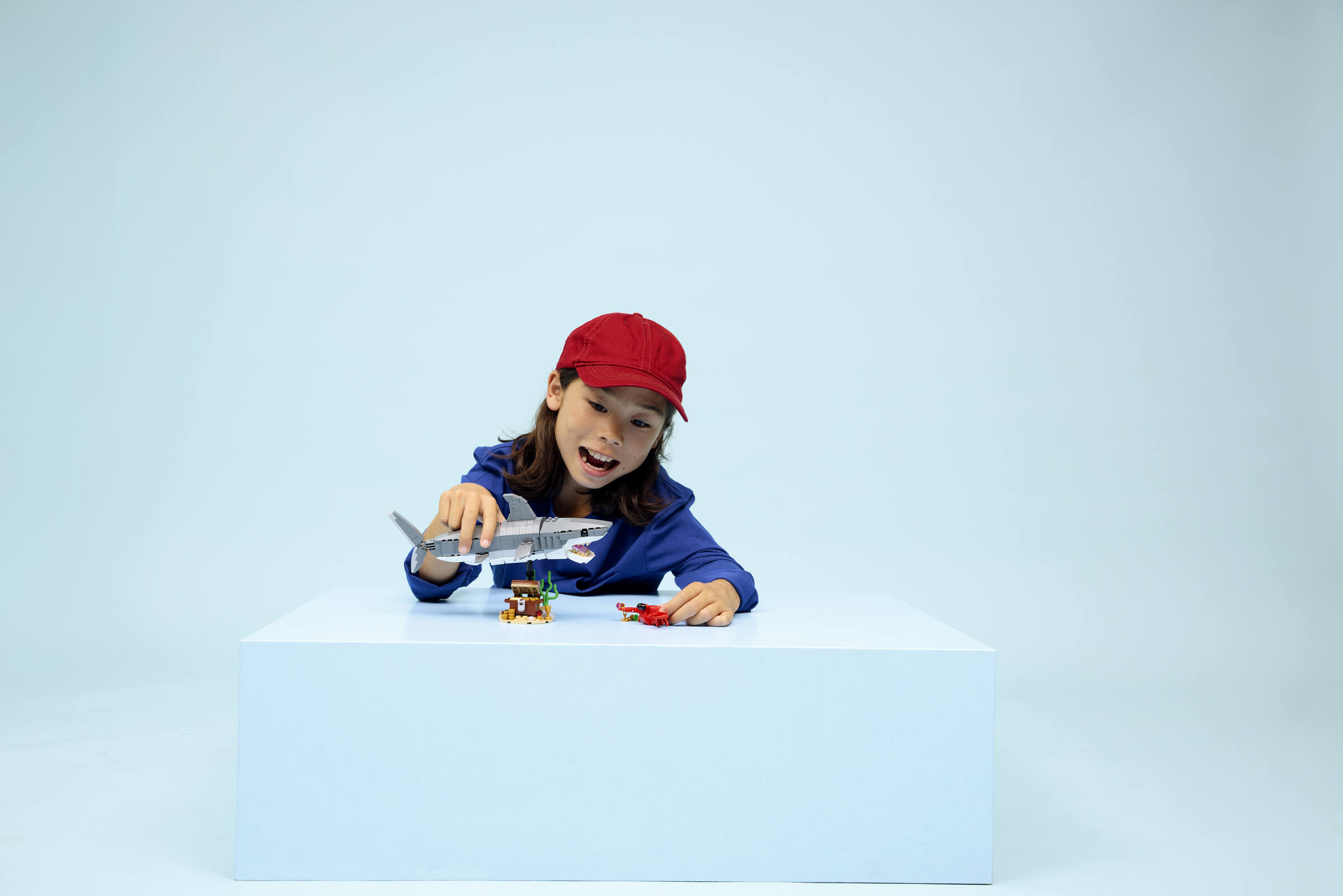 Fierce Shark with a Treasure Chest 31381 | Creator 3-in-1 | Buy