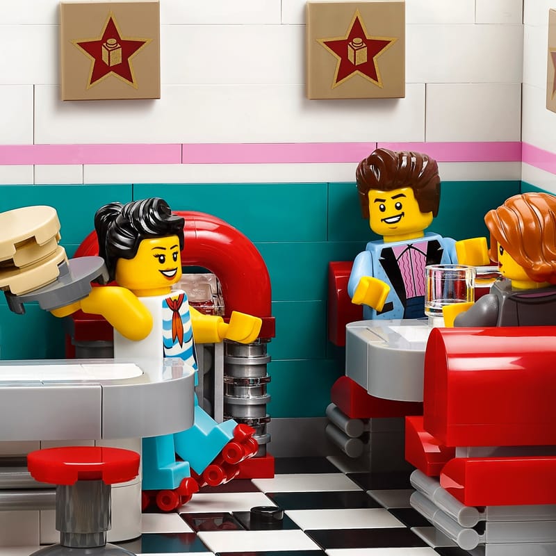 Downtown Diner 10260 Creator Expert Buy online at the Official