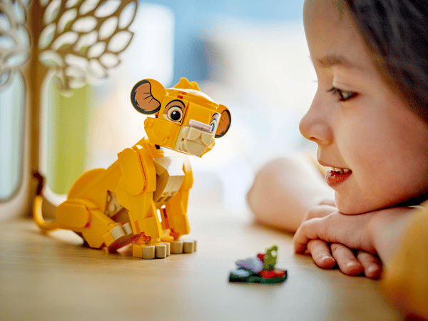 LEGO 43243 Simba, le bébé du Roi lion — visuel 8 sur 8