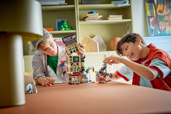 LEGO 76342 Spider-Man contre Mystério : le Daily Bugle — visuel 6 sur 8