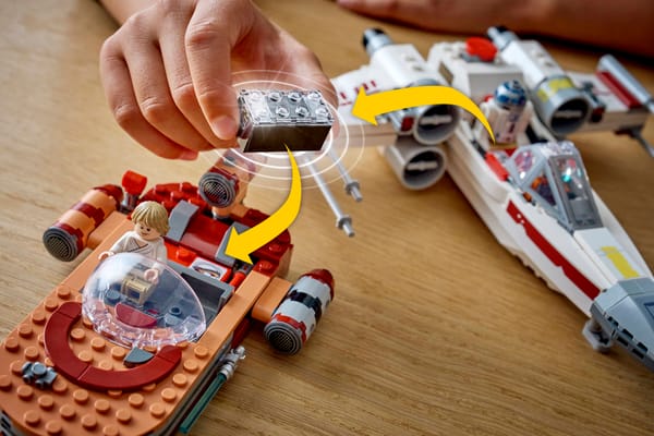 SMART Play™: Luke's Landspeeder™ - Image 24