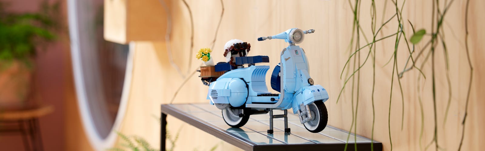 solopgang Udlevering is The history of the iconic Vespa 125 scooter | Official LEGO® Shop US