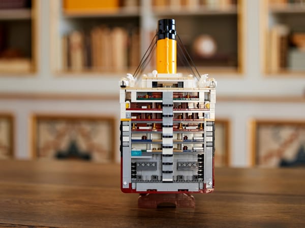 LEGO® Titanic - Image 22