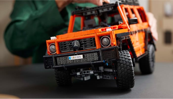 レゴ®テクニック Mercedes-Benz G 500 PROFESSIONAL Lineと行くオフ 