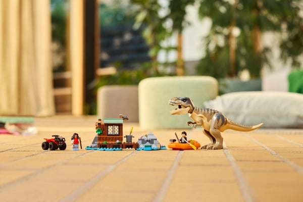 LEGO 76975 Le T. rex et l’évasion sur la rivière — visuel 5 sur 6