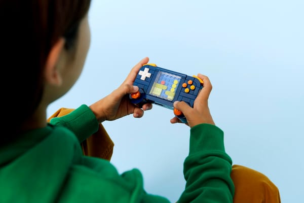 Retro Gaming Console - Image 11