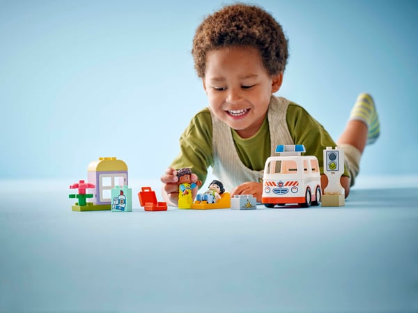 LEGO 10447 L’ambulance et le chauffeur — visuel 5 sur 8