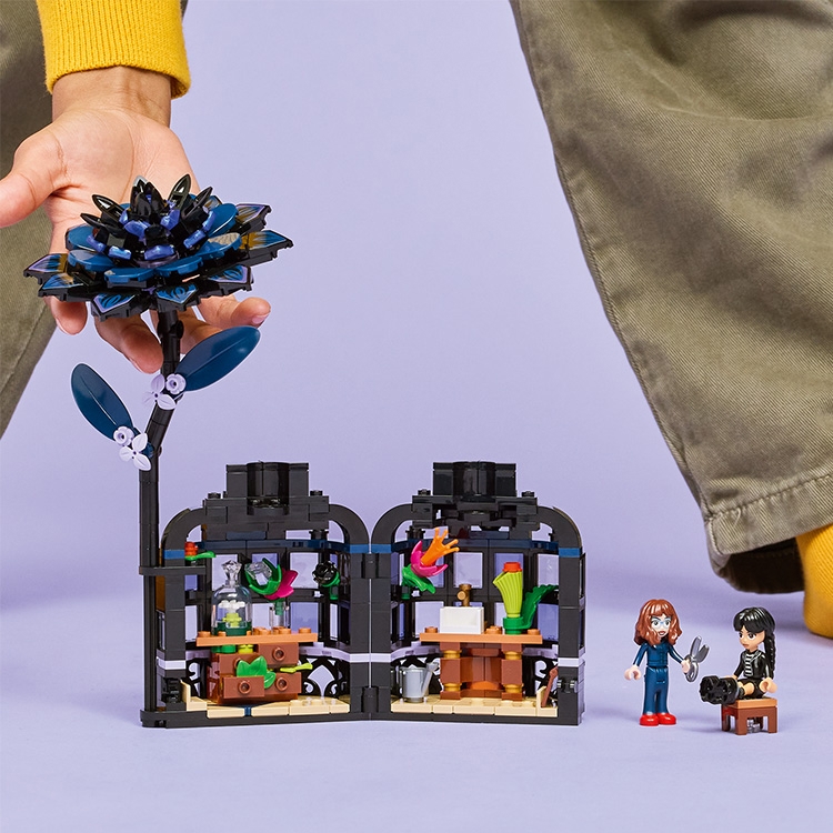 黒ダリア 76784 | レゴ®ウェンズデーセット |レゴ®ストア公式