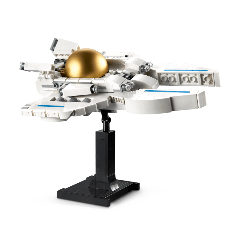 Space Astronaut 31152 | Creator 3-in-1 | Buy online at the Space Astronaut 31152 | Creator 3-in-1 | Buy online at the