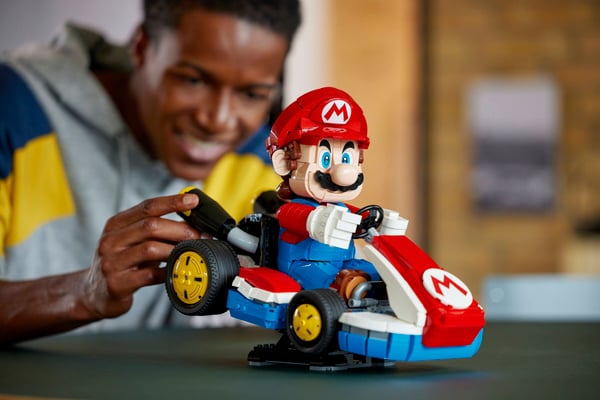 LEGO 72037 Mario Kart™ : Mario et kart standard — visuel 7 sur 8