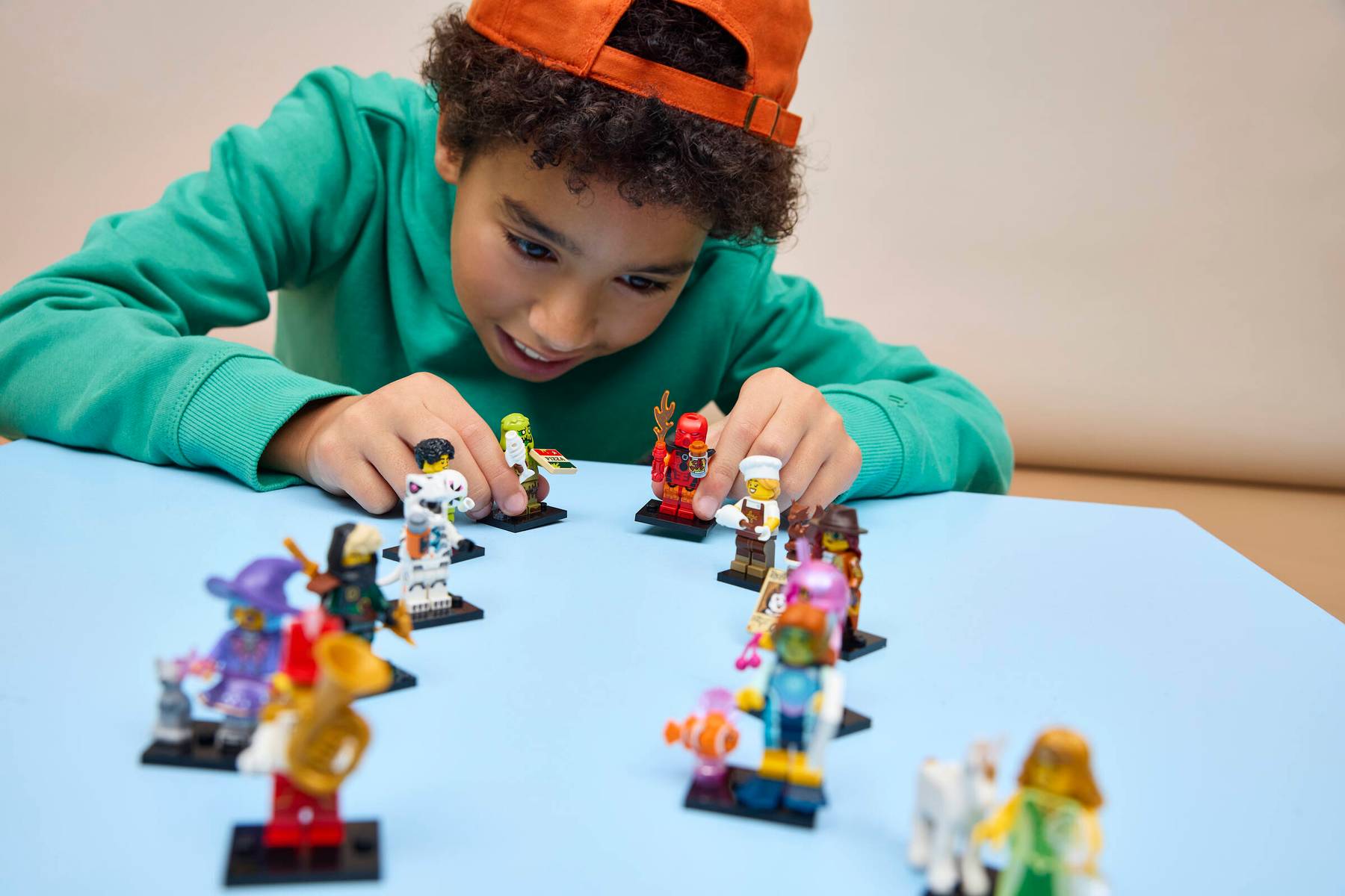 https://www.lego.com/cdn/cs/set/assets/blt429518fed5d645fb/bltb0549d82daa2d4ff-71052_Lifestyle_Cons_03.jpg?format=webply&fit=bounds&quality=70&width=1200&height=1200&dpr=1.5