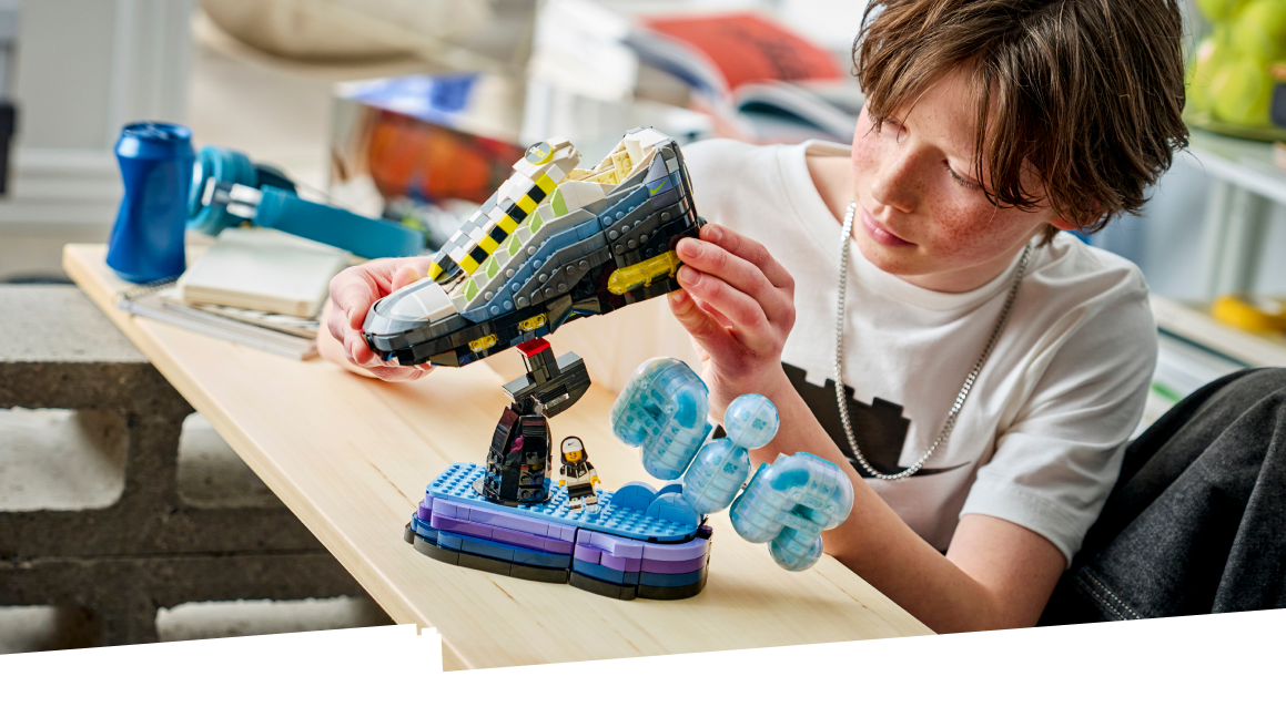Nike x レゴ® 新作コレクションをゲット！ |レゴ®ショップ公式