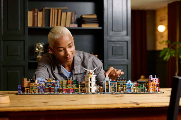LEGO 76444 Les boutiques magiques du Chemin de Traverse — visuel 7 sur 8