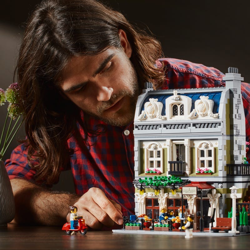 Parisian Restaurant - Main Image