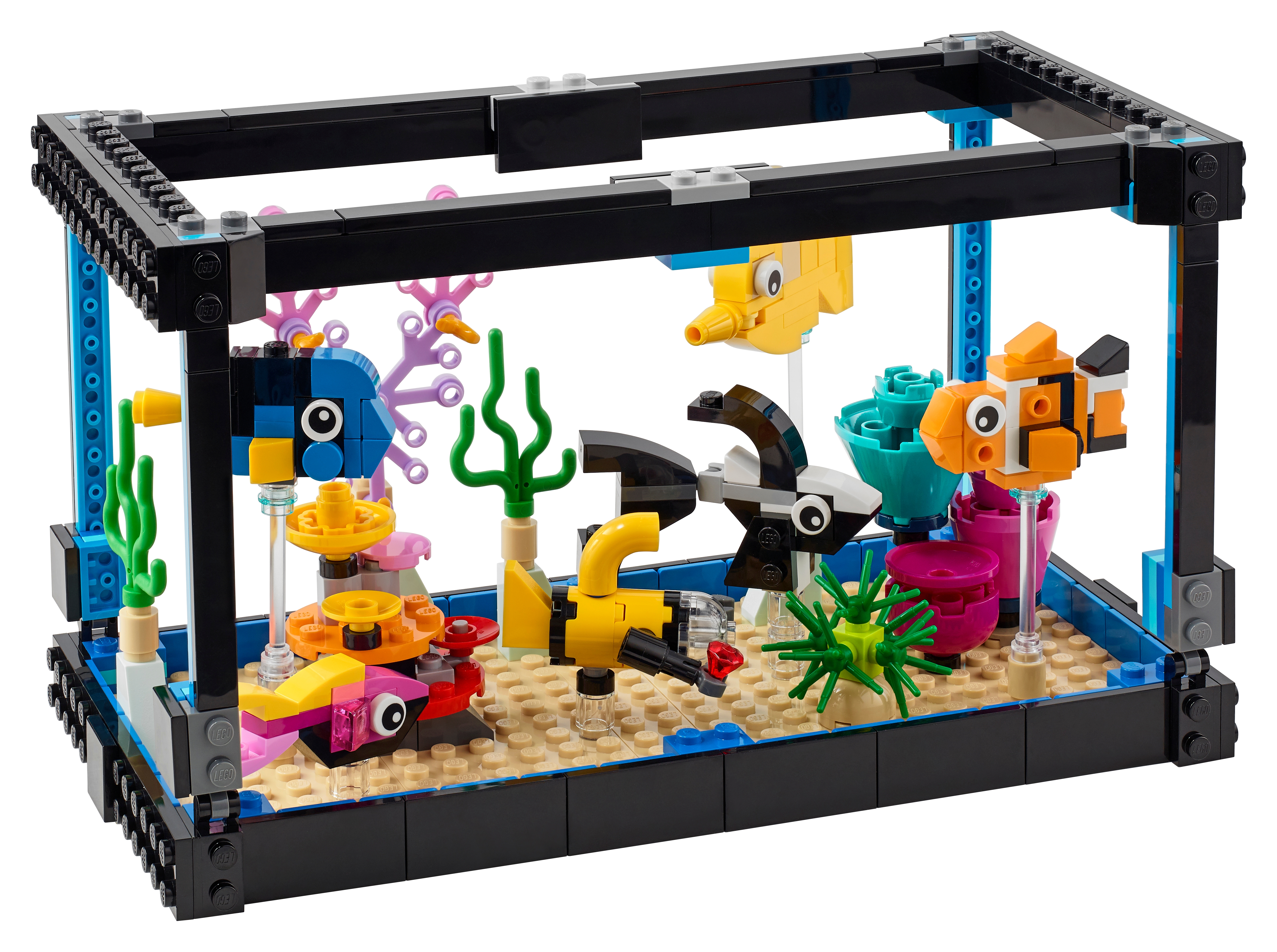 Fish Tank 31122 | Creator 3-in-1 | Buy online at the Official LEGO® Shop