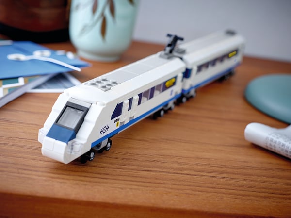 LEGO 40518 Le train à grande vitesse — visuel 6 sur 6