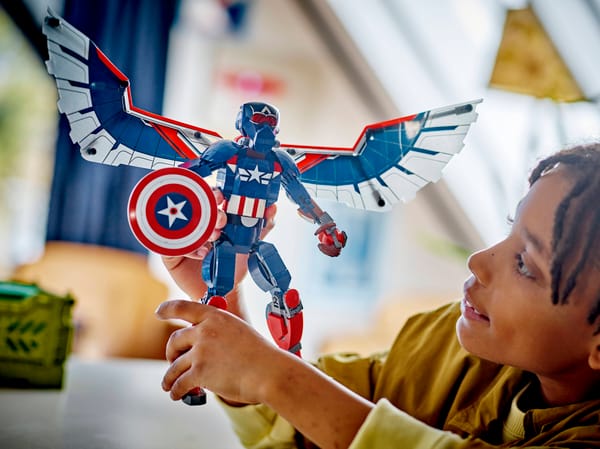 New Captain America Construction Figure - Image 9