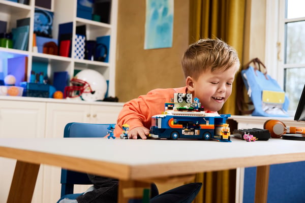LEGO 77006 Le camion de contrôle de l’équipe Sonic — visuel 7 sur 8