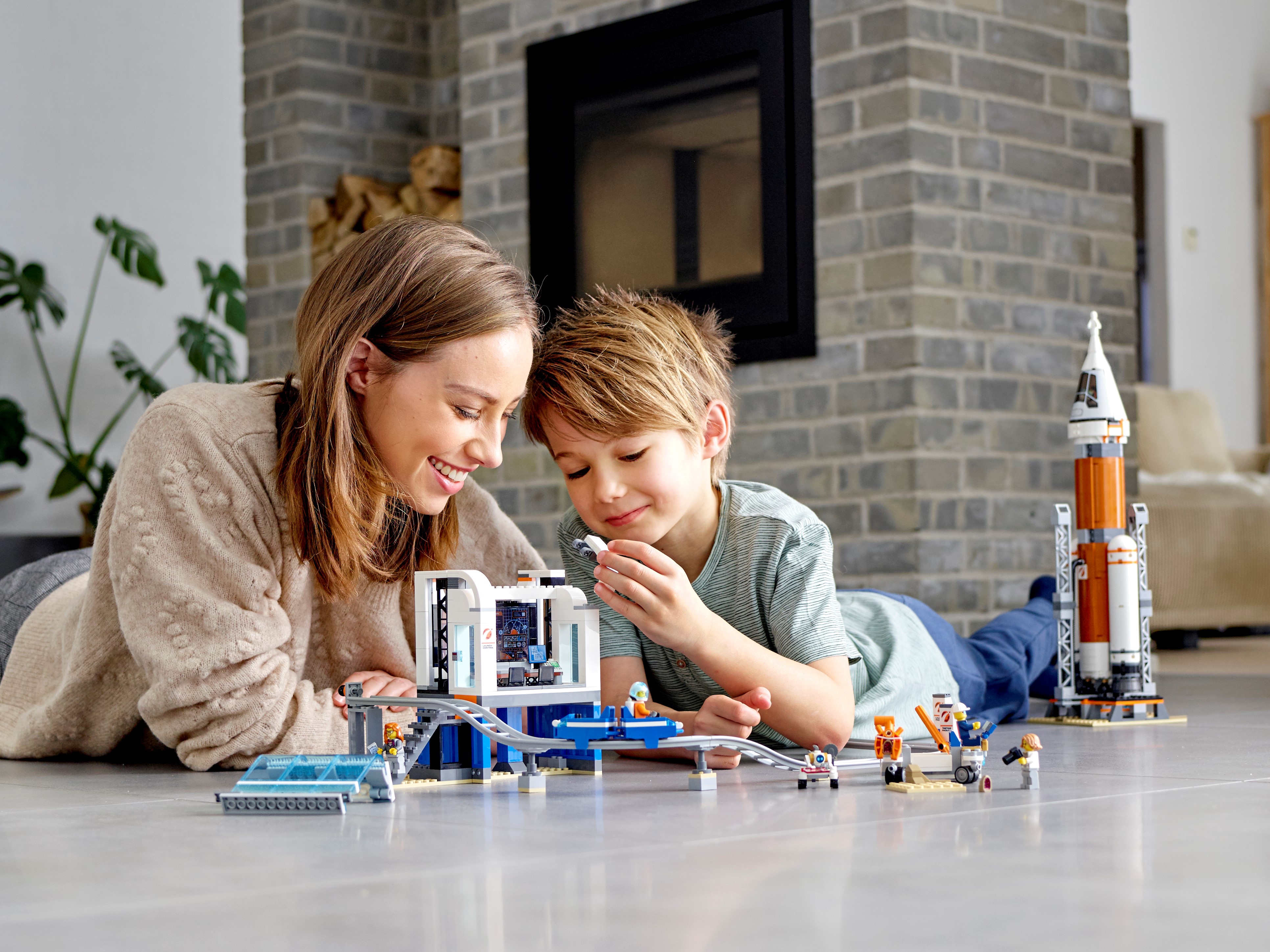 Deep Rocket and Launch Control 60228 | Buy online at the LEGO® Shop US