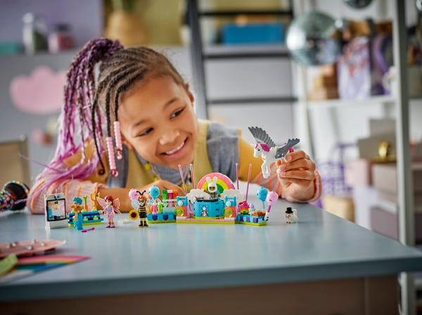 LEGO 42661 Soirée déguisée avec une licorne et une fée — visuel 7 sur 8